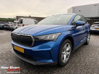 Vaurioauto  passenger cars Skoda Enyaq iV 60 179pk 2021/12