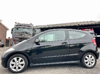 Unfallwagen Mercedes A-klasse 150 1.5i 95pk automaat Polar Star - nap - airco - cruise - lmv - mistlampen - licht + regensensor + dimmend spiegel 2006/10