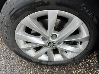Skoda Octavia 1.0 TSI 115pk 6-bak Greentech Amb Bus sedan - navi - clima - cruise - pdc v+a - licht + regensensor picture 75
