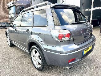 Mitsubishi Outlander gereserveerd 2.0 Turbo 201pk 4WD - uniek - 2x schuifdak - airco - leer + alcantara + stoelverw - privacy glass - rijdbaar picture 5