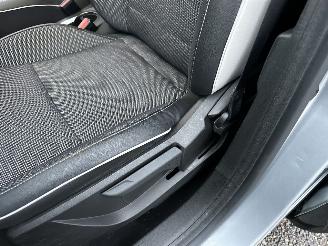 Renault Captur Gereserveerd 1.0 TCe Turbo 101pk Intens - nap - navi - camera - pdc v+a - keyless - virtual - front + line assist - sfeerverl picture 69