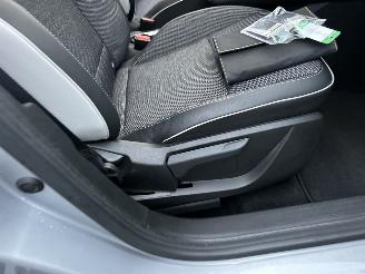 Renault Captur Gereserveerd 1.0 TCe Turbo 101pk Intens - nap - navi - camera - pdc v+a - keyless - virtual - front + line assist - sfeerverl picture 37