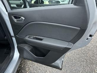 Renault Captur Gereserveerd 1.0 TCe Turbo 101pk Intens - nap - navi - camera - pdc v+a - keyless - virtual - front + line assist - sfeerverl picture 74