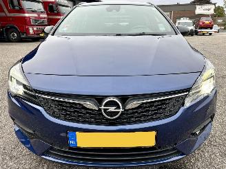 Opel Astra Gereserveerd sports tourer bus elegance 1.2T 131pk 6-bak - nap - navi - cam - bose - stoelverw v+a - stuurverw - keyless - front + line assist picture 3