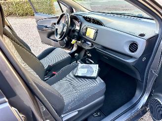Toyota Yaris Gereserveerd 1.5 Hybrid 89pk automaat Aspiration 5drs - 52dkm nap - navi - camera - clima - cruise - facelift - rijdbaar picture 23