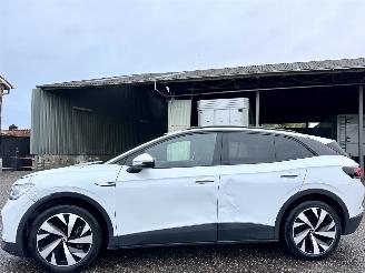 Damaged car Volkswagen ID.4 Business 77Kwh 204pk aut 2021/12