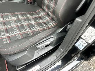 Volkswagen Golf 2.0 TSI GTI 245pk aut + f1 Perf. 5drs - pano - cam - virtual - keyless - acc - front assist - carplay - sfeerverlichting picture 58