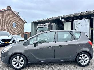 Coche accidentado Opel Meriva 1.4 Turbo 120pk Berlin - nap - clima - cruise - navi - pdc v+a - trekh - licht + regens + dimmend binnenspiegel 2013/6
