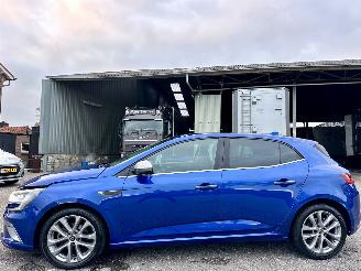 damaged passenger cars Renault Mégane 1.3 TCe Turbo 140pk 7-traps aut GT-Line - head up - bose - kuipstoelen - nav - cam - keyless - sfeerverl 2019/6