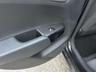 Kia Picanto 1.0 CVVT 67pk ComfortPlusLine Navigator - nap - camera - navi - airco - lmv - 4x elektr ram - aux + usb picture 45