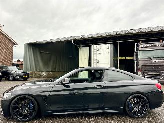 skadebil auto BMW 4-serie Coupé 420i 184pk 8-Traps aut M-Sport - nap - head up - harman/kardon - schroefset - 20 inch - performance uitlaat 2018/4