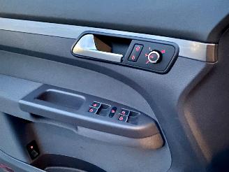 Volkswagen Touran VAN 1.6 TDI 105pk 7-Traps dsg aut Comf - nap - clima - cruise - trekh - lmv - privacy glass - luxe uitvoering picture 18