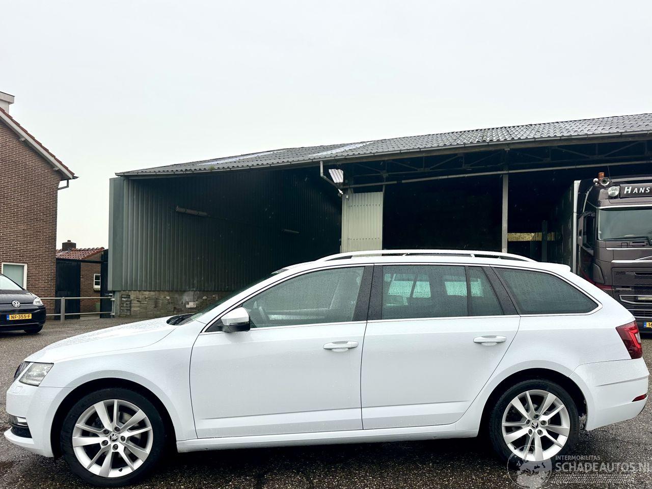 Skoda Octavia 1.0 TSI 116pk 6-bak Greentech Bus Edition Plus - xenon - virtual - camera - pdc - carplay - clima - cruise