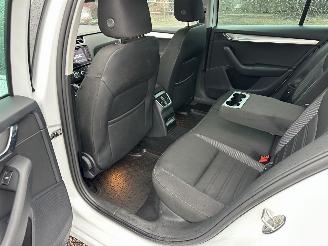 Skoda Octavia 1.0 TSI 116pk 6-bak Greentech Bus Edition Plus - xenon - virtual - camera - pdc - carplay - clima - cruise picture 74