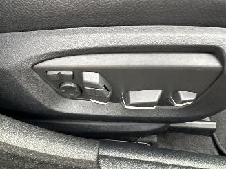 BMW 5-serie Touring 520i 184pk 8-traps aut Luxury Ed - nap - leer - stoelverw - elektr trekh + stuur - memory l+r picture 20