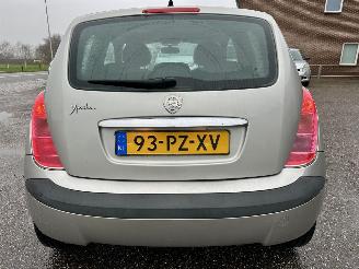 Lancia Ypsilon 1.2-16V 80pk Argento - nap - airco - cruise contr - lmv - nieuw apk 10-11-2026 - elektr ramen picture 6