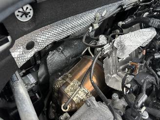 Volkswagen T-Roc 1.5 TSI 150pk 7-Traps aut Life - 7dkm nap - navi - cam - virtual - front + line + park assist - keyless picture 74