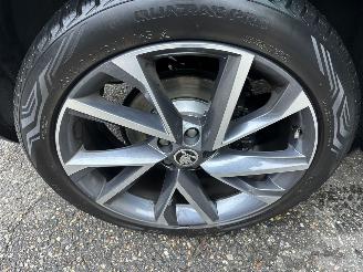 Skoda Kodiaq 1.5 TSI 150pk 7-traps aut Sportline Bus - nap - nardo grey - keyless - virtual - sfeerverl - nav - cam - memory picture 91