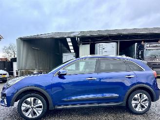 Coche accidentado Kia e-Niro 64kWh 204pk aut DynamicPlusl - nap - schuifdak - carplay - keyless - stuurverw - front + line assist 2021/11