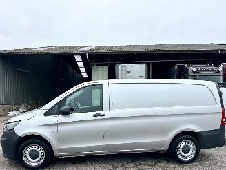 krockskadad bil bedrijf Mercedes Vito 114 CDI 2.0D 136pk 9-Traps aut + f1 Lang - nap - navi - camera - airco - cruise - bleutooth - pdc v+a 2021/4