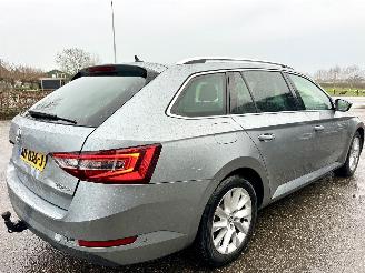 Skoda Superb 2.0 TDI 150pk 6-bak euro.6 Style Bus - nap - navi - camera - front + side + park assist - keyless entry + start picture 5
