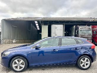 krockskadad bil auto Volvo V-40 2.0 D4 190pk 6-bak Ocean Race Bus - pano - xenon - nap - navi - camera - pdc v+a - memory - trekh 2014/10