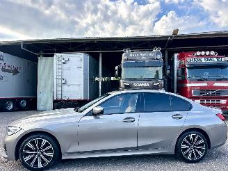 Vaurioauto  passenger cars BMW 3-serie 320d 190pk aut + f1 xDrive High Exe sedan - schuifdak - harman/k - head up - keyless - 360cam - stuurverw 2020/3