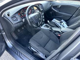 Volvo V-40 1.6 D2 114pk 6-bak Momentum - navi - camera - velgen - sfeerverl - getint glas - pdc - rijdbaar picture 21