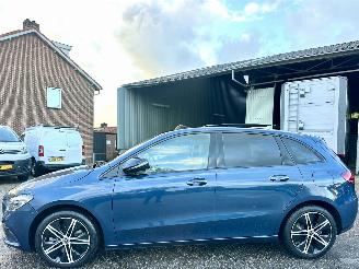 skadebil auto Mercedes B-klasse 250e 163pk aut + f1 Lux Line - pano - nap - 1e eig - widescreen - sfeerverl - leer - memory l+r 2023/3