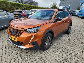 krockskadad bil auto Peugeot e-2008 Peugeot e-2008 EV Style 50 kWh rijdbaar rijbereik 335 km nieuwprijs  € 40000 2023/7