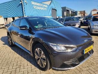 krockskadad bil auto Kia EV6 Kia EV6 Plus 77.4 kWh RIJDBAAR range 530km nwpr €52000 1e eigenaar 2021/12