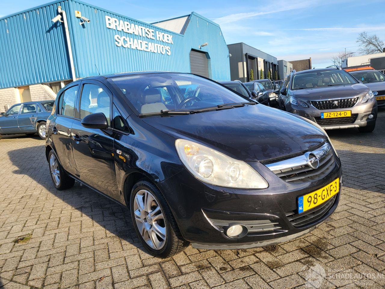 Opel Corsa AUTOMAAT Corsa 1.4-16V Cosmo VELE EXTRAS rijdbaar