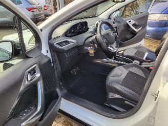 Peugeot 2008 AUTOMAAT  1.6 VTi  Allure leer,pann,navi, rijdbaar picture 4
