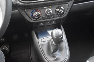 Hyundai I-10 1.0 Comfort 63Pk *Navi/Clima/Camera picture 17