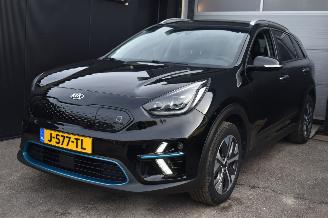 skadebil auto Kia Niro 64Kwh Executive line 204Pk SOH 100% 3FASE *Navi/Clima/Camera/Leder/Stoelverwarming 2020/10