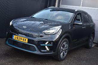 krockskadad bil auto Kia Niro 64Kwh Executiveline 204Pk  SOH 100% 3FASE *Navi/Clima/Camera/Leder/Stoelverwarming 2020/8