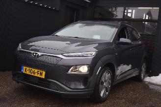 Voiture accidenté Hyundai Kona 64Kwh Fashion 204Pk 3Fase 100% Soh *Navi/Clima/Camera 2020/12