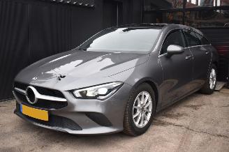 krockskadad bil auto Mercedes Cla-klasse 200 Shooting Brake 163Pk Business Solution *Navi/Clima/Camera/Schuifdak/Stoelverwarming 2021/1