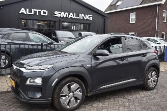 Auto incidentate Hyundai Kona 64Kwh Premium 204Pk 3Fase 100% SOH *Navi/Clima/Leder/Camera/Stoelverwarming 2020/12