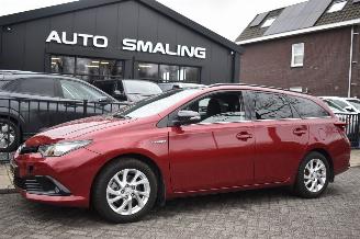 skadebil auto Toyota Auris Touring Sports 1.8 Hybrid Black Edition 99Pk *Navi/Clima/Camera 2017/10