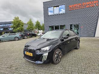 Schadeauto Peugeot 208 74KW / NAVI / 11.DKM 2024/11