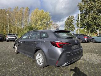 Vaurioauto  passenger cars Toyota Corolla 1.8 HYBR 2023/11