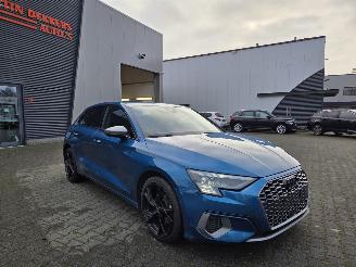 Vaurioauto  passenger cars Audi A3 2.0 TDi 110KW / S-LINE / B&O / CAMERA / HEAD UPP 2021/8