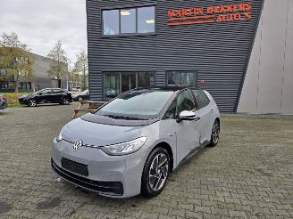 Voiture accidenté Volkswagen ID.3 Pro Performance 1ST 62kWh 150 KW 204pk / ACC / 18\" Lmv 2020/9