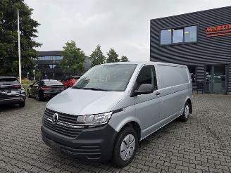 Unfall Kfz Van Volkswagen Transporter 2.0TDi. 150PK - L2 H1 /  27000 KM / ZILVER / CLIMA 2024/5