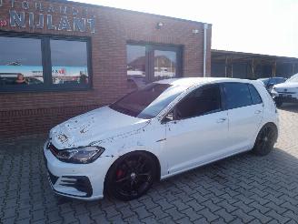 damaged passenger cars Volkswagen Golf VII Lim. GTI BMT/Start-Stopp 2018/4