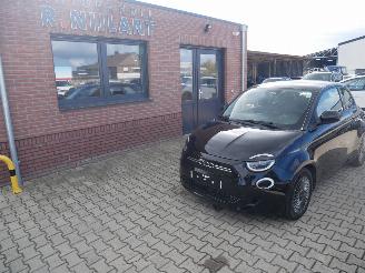 uszkodzony samochody osobowe Fiat 500E ICON 2022/7