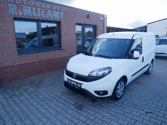 begagnad bil bedrijf Fiat Doblo  2018/8