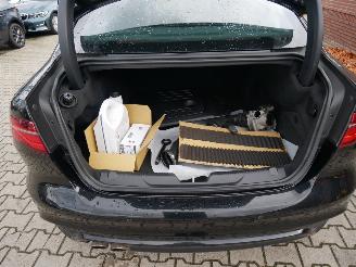 Jaguar XE R DYNAMIC MOTORSCHADE picture 18