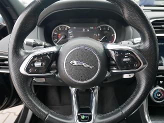 Jaguar XE R DYNAMIC MOTORSCHADE picture 14